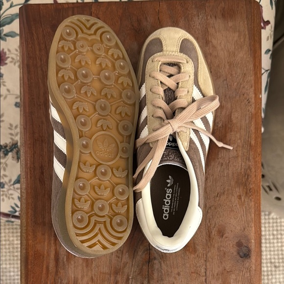 Adidas Gazelle Brown and White Sneakers Size US 4 - Picture 4 of 8